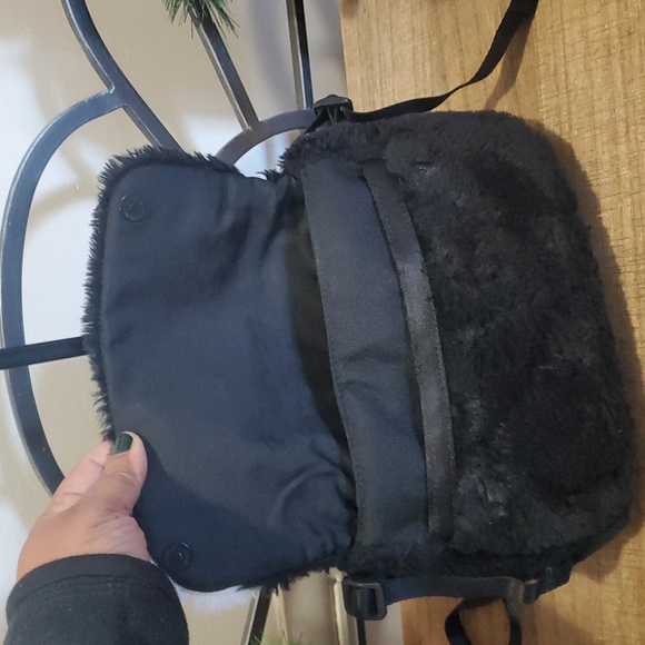 Nike Swoop Futura 365 Faux Fur Crossbody Bag in Black and White - Streetwear - Picture 5 of 12